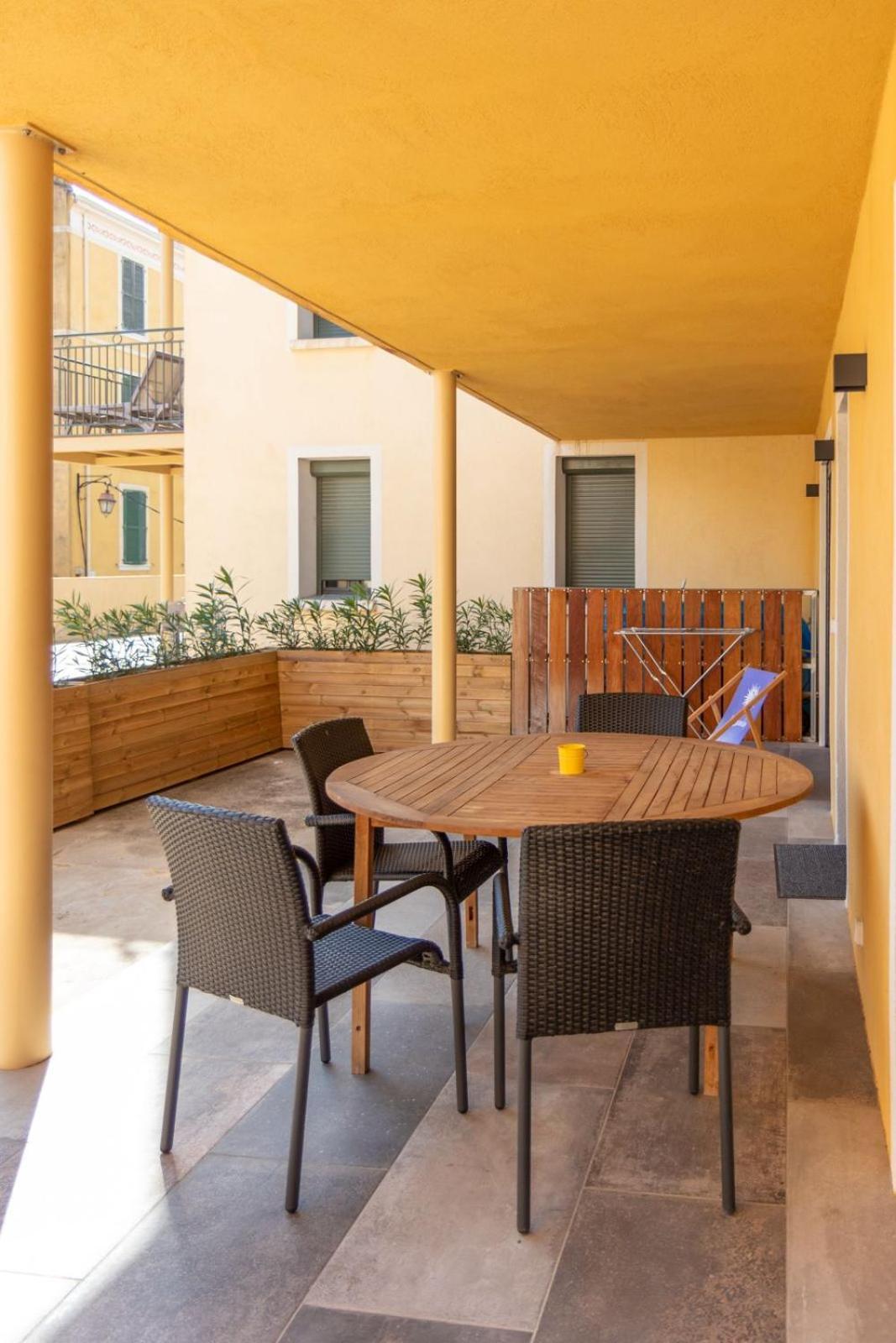 Residence Le Provence Le Lavandou Buitenkant foto